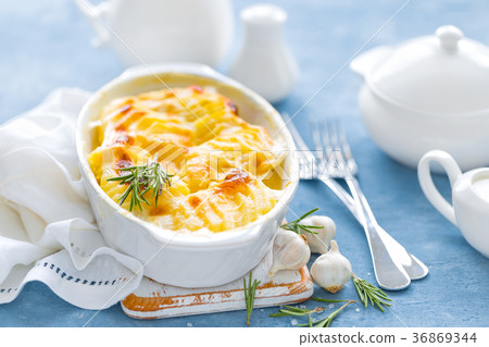 Baked potato gratin Baked potato gratin 36869344