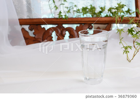 一杯水 一杯水 36879360