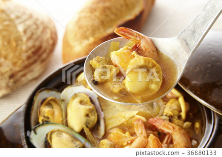 bouillabaisse 36880133