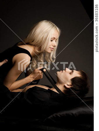 sexy couple 36883186