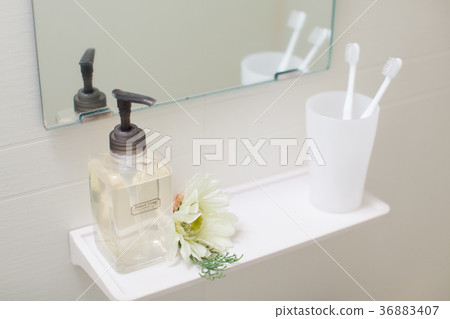Image of interior Image of interior 36883407