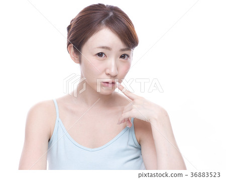 指向嘴的少婦 指向嘴的少婦 36883523
