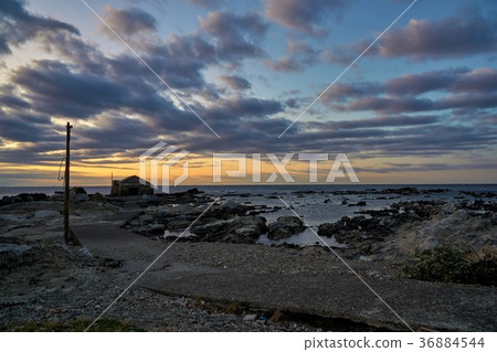 Chiba Prefecture Emi Taosaki Fisherman Hut Morning 36884544