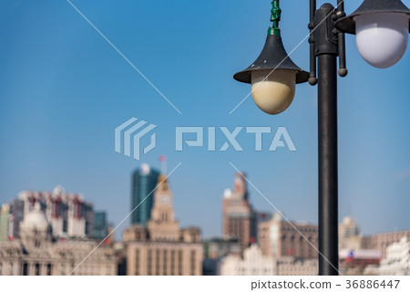 中國上海的路燈和外灘(模糊) 中國上海的路燈和外灘(模糊) 36886447
