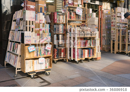 Kanda Jimbocho's old book store district 36886918