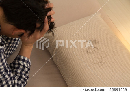 Male hair care image 36891939