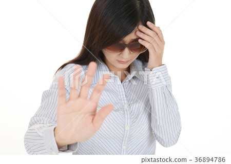 Rejecting women 36894786
