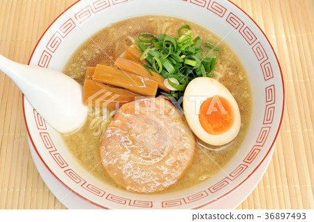 背肥雞用醬油拉麵 36897493