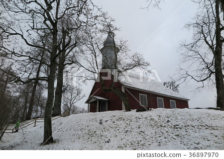 拉脫維亞的冬天，Turaida城堡的教堂（拉脫維亞的Turaidas Pils） 36897970