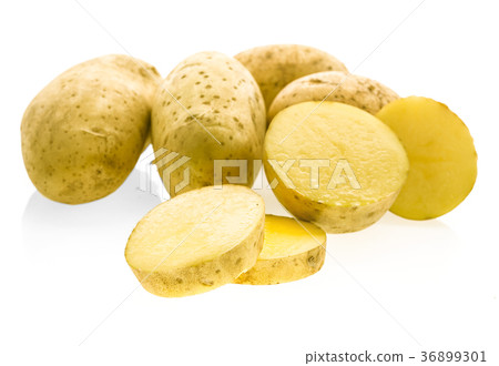 potatoes. Cut raw potato vegetables isolated  36899301
