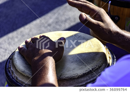 Drum player performace 36899764