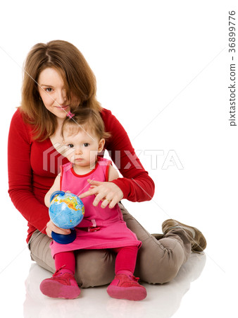 Happy mother 36899776