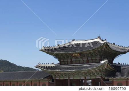 Kyng-bokkung Kyng-bokkung 36899790