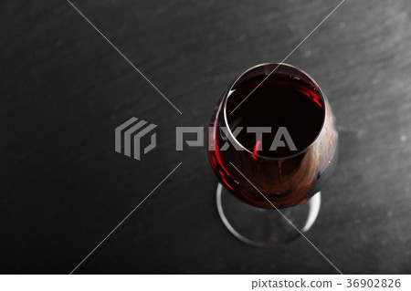 red wine in a glass 36902826