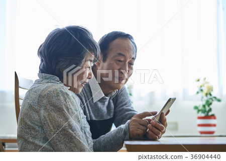 Senior-Smartphone Senior-Smartphone 36904440