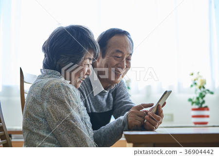 Senior-Smartphone Senior-Smartphone 36904442