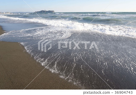 Tsujido coast where strong winds make interesting waves 36904743