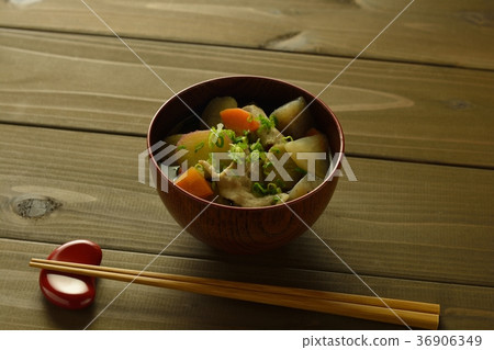 Miso soup with pork and vegetables Miso soup with pork and vegetables 36906349