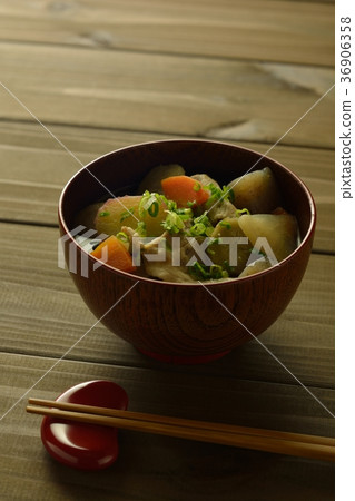 Miso soup with pork and vegetables Miso soup with pork and vegetables 36906358