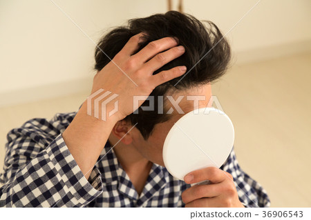 Male hair care image 36906543