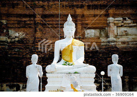 Thai Ayutthaya Buddha statues of Wat Yai Chai Mongkol 36909164