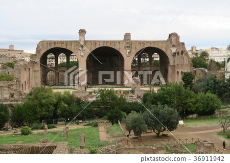 Foro Romano Maxentius's Basilica Foro Romano Maxentius's Basilica 36911942