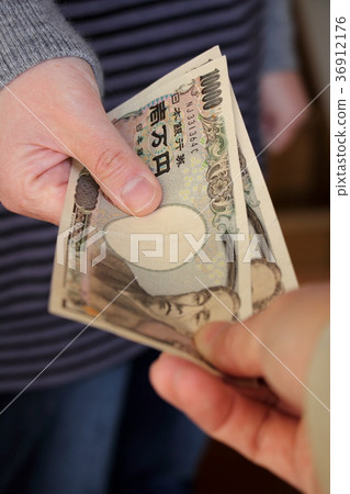 通過現金 36912176