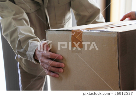 交出行李 36912557