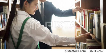 Working librarian 36915262