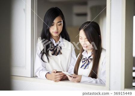 做火車的學生到學校 36915449