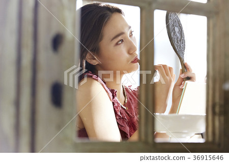 化妝的女人 36915646