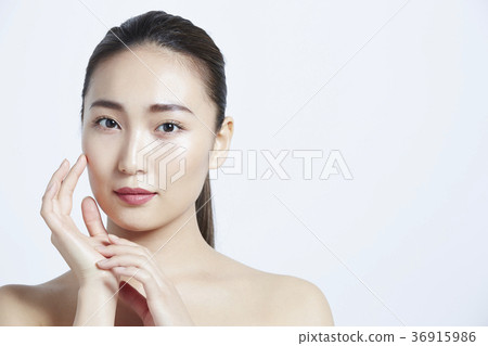 Beautiful woman beauty portrait 36915986