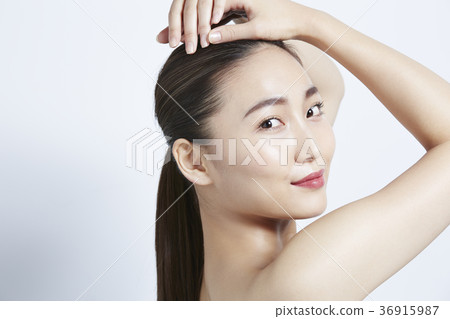Beautiful woman beauty portrait 36915987
