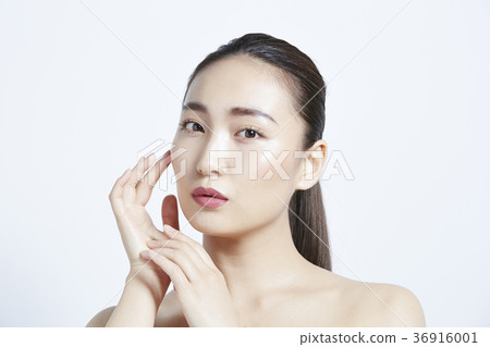 Beautiful woman beauty portrait 36916001