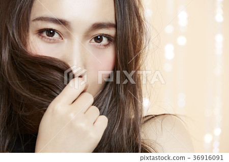 Beautiful woman beauty portrait 36916091