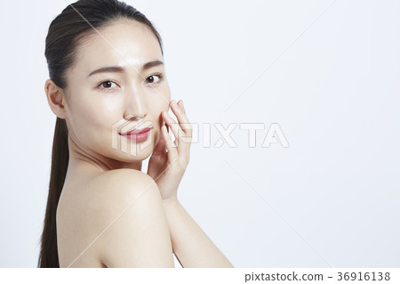 Beautiful woman beauty portrait 36916138