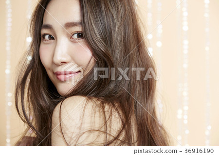 Beautiful woman beauty portrait 36916190