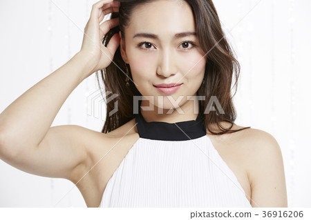 Beautiful woman beauty portrait 36916206