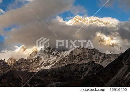Nuptse, Everest region, Himalaya, Nepal 36916490