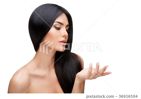 Beautiful Young Woman with Clean healthy hair 36916504