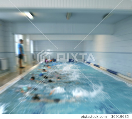swimming lessons  with a coach 36919685