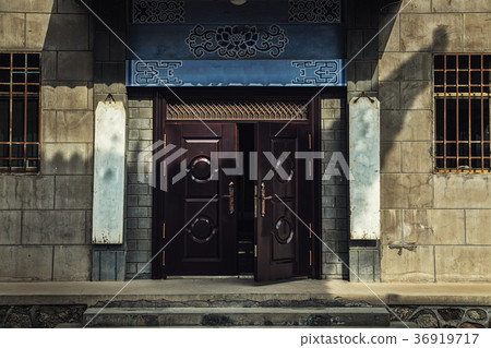 Entrance of some chinese shrine Entrance of some chinese shrine 36919717