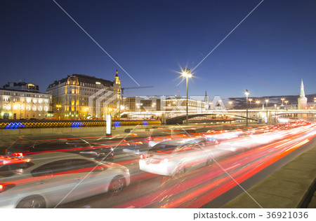 Night traffic on the Moskvoretskaya Embankment  36921036