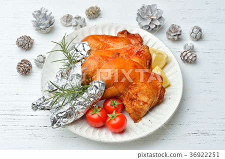 Christmas Eve roast chicken (roast leg) dinner image. Christmas Eve roast chicken (roast leg) dinner image. 36922251