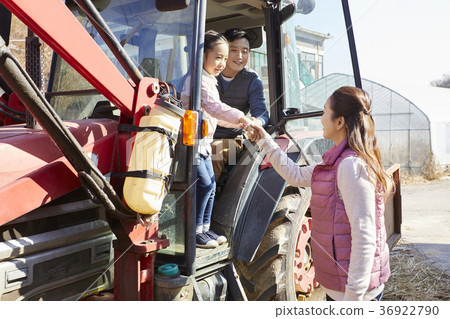 爸爸,媽媽,女兒,家庭,農村,生活 爸爸,媽媽,女兒,家庭,農村,生活 36922790