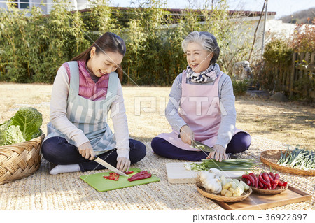 Adults, women, kimchi, kimchi, life Adults, women, kimchi, kimchi, life 36922897