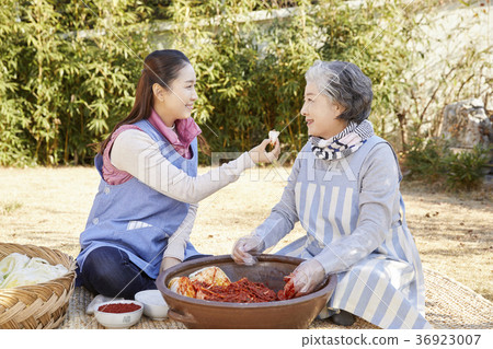 成年人，婦女，泡菜，泡菜，生活 36923007