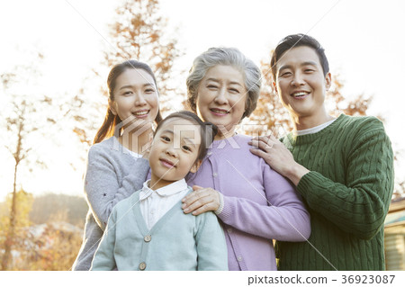 Extended family, Korean, happiness Extended family, Korean, happiness 36923087