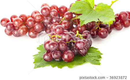Red grape with leaf isolated on white background 36923872
