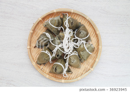 Matcha ice dumplings Matcha ice dumplings 36923945